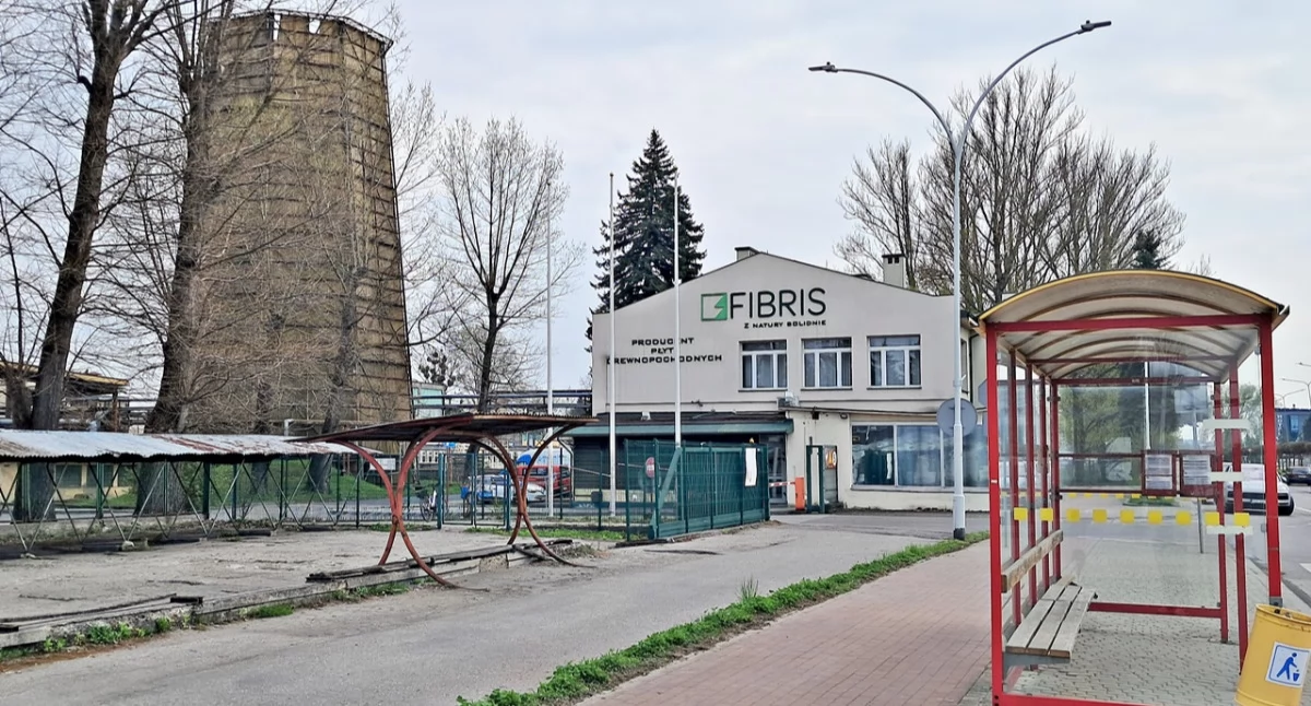 Ogromna frustracja pracowników Fibris SA doprowadziła do protestów, w tym demonstracji przed siedzibą ZUS w Rzeszowie, na którą przynieśli trumnę symbolizującą sytuację zakładu. Fot. Mariusz Godos