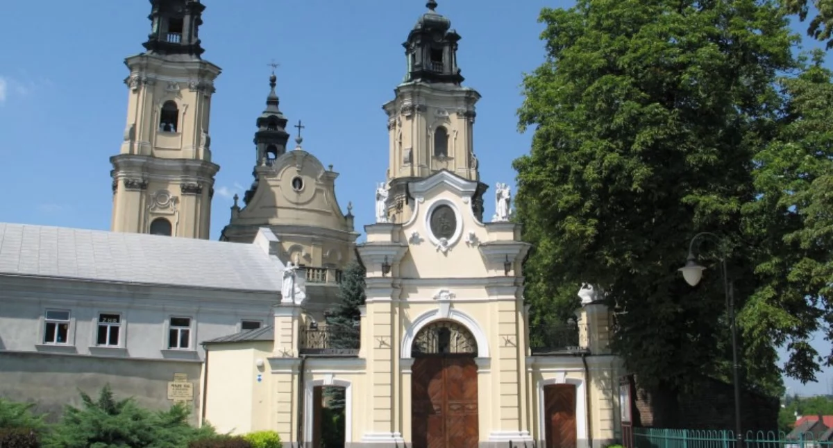 Klasztor oo. Dominikanów otrzymał z miejskiej puli 280 tys. zł, dzięki czemu możliwe będzie przeprowadzenie prac przy zabytkowej wieży północnej, jak również konserwacji wraz z ekspertyzą techniczną./ FOT. UM Jarosław