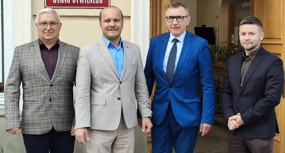 Radni niezależni Maciej Kamiński, Piotr Krzeszowski, Stanisław Surma i Janusz Zapotocki zdecydowali się połączyć siły i utworzyć klub „Rozwój Plus”./ FOT. FB M. Kamiński