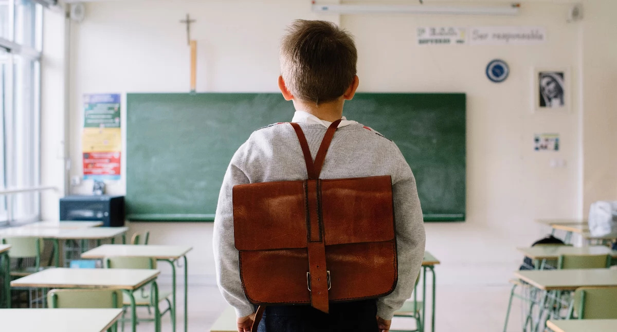 Edukacja, Sygnały alarmowe postawiły placówki edukacyjne - zdjęcie, fotografia