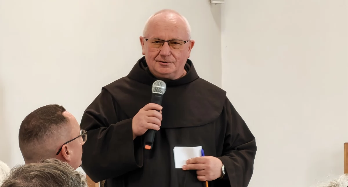 O. Tadeusz Pawłowicz przemawiający na rozpoczęcie konferencji. /Fot. br. Florian Borsuk OFM
