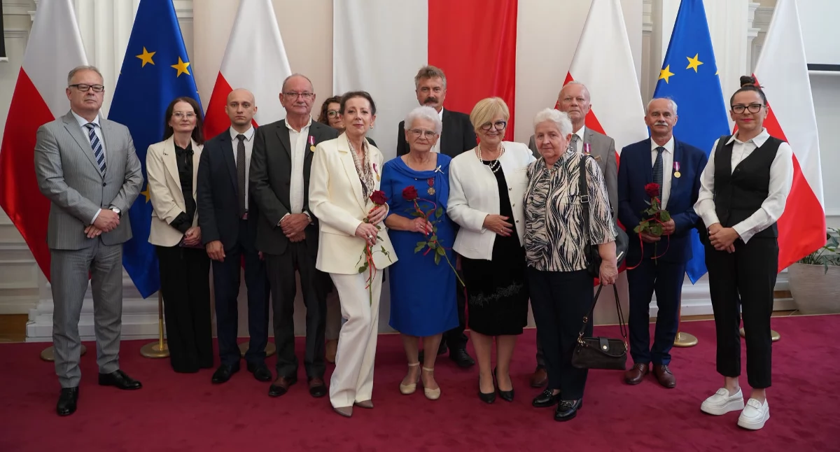  Otrzymanie odznaczenia państwowego czy resortowego to niemałe wyróżnienie za dotychczasową pracę, służbę, poświęcenia i wyróżniającą się postawę. /Fot. UMiG Sieniawa 