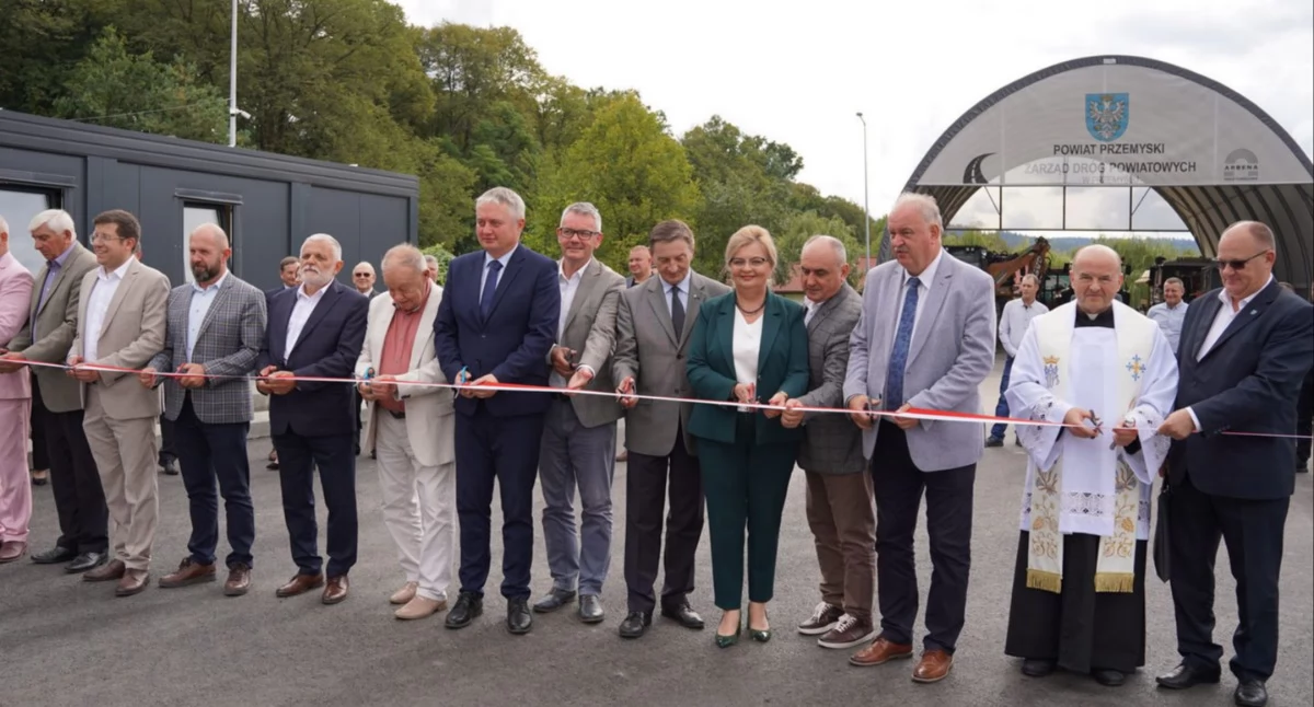Nowoczesne zaplecze magazynowe i sprzętowe ZDP w Przemyślu pozwoli służbom drogowym na sprawniejsze działania i zapewni lepszą organizację pracy./ FOT. Starostwo Powiatowe w Przemyślu