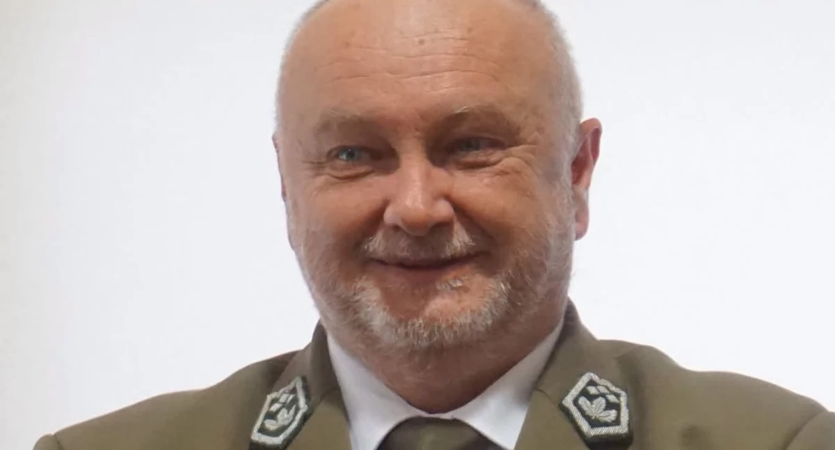 Były nadleśniczy Przemysław Włodek pracę związaną z lasami rozpoczął w 1984 r., po ukończeniu studiów na Wydziale Leśnym Akademii Rolniczej w Krakowie. W swojej zawodowej drodze pełnił funkcje specjalisty i zastępcy nadleśniczego, a od 9 marca 1994 r. nieprzerwanie kierował Nadleśnictwem Krasiczyn. Fot. zbiory własne