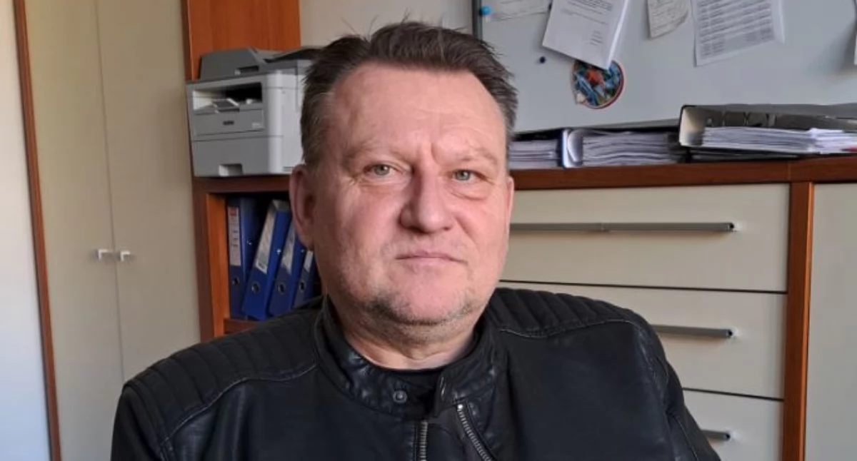Przemyski pasjonat historii, pomysłodawca lokalnych projektów filmowych (a także odtwórca filmowych bohaterów), bloger (prowadzi autorski blog, na którym dzieli się m.in. historiami o Przemyślu), rzemieślnik zajmujący się wyrobem szabel, a nade wszystko strażnik lokalnej historii Przemyślanin Marek Niedźwiecki./ FOT. U. Gielo