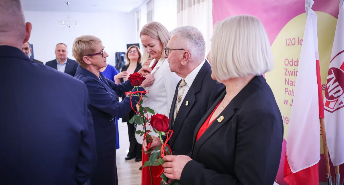 Podczas uroczystości była okazja do przypomnienia bogatej historii związku i uhonorowania jej wieloletnich i zasłużonych członków./ FOT. UM Jarosław