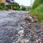 Po deszczu ul. Kruhel Wielki przypomina  pobojowisko.