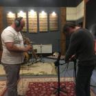 W ЯHouse – Recording Studio w Mirocinie muzycy pracują nad ścieżką dźwiękową. Autorzy...