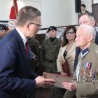 Kapitańską nomimację najstarszy żurawicki czołgista – Tadeusz „Pancerz” Lutak –odebrał...
