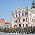 W Jarosławiu, podobnie jak w innych miastach Polski, odbyła się uroczysta defilada i apel.
