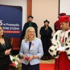 Wicewojewoda podkarpacki Jolanta Sawicka uhonorowała Medalem Złotym za Długoletnią...