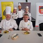 Konkursowe dania oceniali szef kuchni Maciej Nowicki, będący jednocześnie edukatorem...