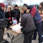 Rutyna wdrożyła nierutynowe działania i przygotowuje posiłki dla uchodźców.