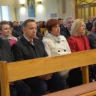 W czasie mszy św. odpustowej samorządowcy zawierzyli Najświętszej Maryi Pannie Łaskawej...