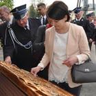 Przedstawiciele gminnej społeczności oraz władz samorządowych wbili gwoździe w...