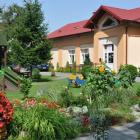 Ogród sensoryczny przy placówce daje wiele możliwości terapeutycznych