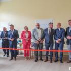 Był czas na poświęcenie wnętrz placówki i oczywiście symboliczne przecięcie wstęgi,...