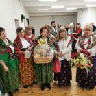 Bliscy postanowili zaskoczyć jubilatkę i zorganizowali na jej 100. urodziny rodzinne...