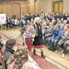 W Domu Ukraińskim największą atrakcją był pokaz tradycyjnych strojów ludowych, tzw....