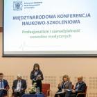 Pierwszy panel konferencji moderuje prof. B. Baczewska