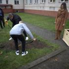 FOT. SP w Szówsku
Z okazji jubileuszu przed budynkiem szkoły odbyło się symboliczne...