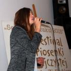 Anna Socha z I LO im. Mikołaja Kopernika w Jarosławiu zaprezentowała utwory Piechota...