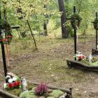Krzyże oraz groby pomordowanych, jak i pomnik „Człowiek – Człowiekowi” przypominają o...