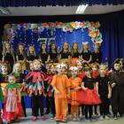 Jubileuszowy występ przedszkolnego teatru „Kraina Wyobraźni”. 