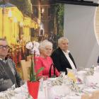 Małżonków z okazji jubileuszu 50. rocznicy ślubu podjęto poczęstunkiem.