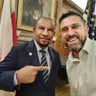 Laureat nagrody M. Piotrowski i wicemarszałek Zgromadzenia Stanu Nowy Jork Phil Ramos.