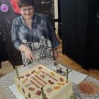 30-lecie uczczono, delektując się jubileuszowym tortem, który pokroiła koordynująca...