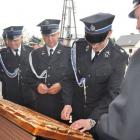 Przedstawiciele gminnej społeczności oraz władz samorządowych wbili gwoździe w...