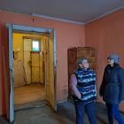 Skromna emerytura nie wystarczy pani Irenie na remont mieszkania, do którego ma szansę...