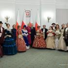 FOT. FB
Swoimi pięknymi strojami członkowie przemyskiego stowarzyszenia zrobili na gali...