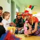 Wolontariusze Fundacji „Dr Clown”, wykorzystując dobroczynne właściwości uśmiechu, od...