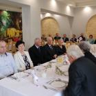 Małżonków z okazji jubileuszu 50. rocznicy ślubu podjęto poczęstunkiem.