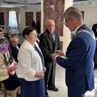 Dalszej pomyślności na wspólnej drodze życzył małżonkom burmistrz Narola A. Mrozek./...