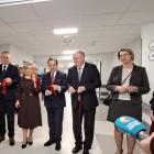 Uroczyste przecięcie wstęgi. Dokonali go (od lewej) kierownik SOR lek. Mirosław Liwak,...