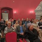 Uczestnicy spotkania z uwagą słuchali nie tylko poezji, ale też osobistych zwierzeń...