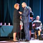 Odznaczenie z rąk wiceprezesa IPN dr Mateusza Szpytmy odebrała lubaczowianka Barbara...