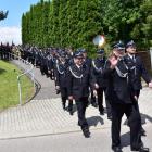 Część oficjalna uroczystości odbyła się na stadionie, gdzie przemaszerowano w asyście...