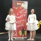 Marta Mroczka i Aleksandra Czerniecka – ta pierwsza zaśpiewała,druga zatańczyła.
