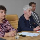 – Bardzo bym prosiła ten powiat, że zdążyli nam tę drogę zrobić, zanim ten szampan,...