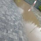 Woda spływająca drogą z pól uprawnych niejednokrotnie wdarła się na posesję pani...