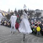 Anioły na szczudłach.
