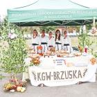 Lokalne koła gospodyń w dniu imprezy przygotowały stoiska z wyśmienitymi daniami i...