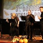 O oprawę muzyczną zadbał kwartet wokalny: Małgorzata Glesman (alt), Dominika Godzień...