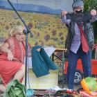 Powodów do śmiechu dostarczyły zgromadzonym pod sceną scenki kabaretowe.