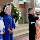 Wydarzenia jubileuszowe zainaugurował występ podopiecznych prowadzonego przez siostry...