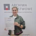 Cenne skarby skrywane do tej pory w szufladach przyniosła też do Archiwum Państwowego...